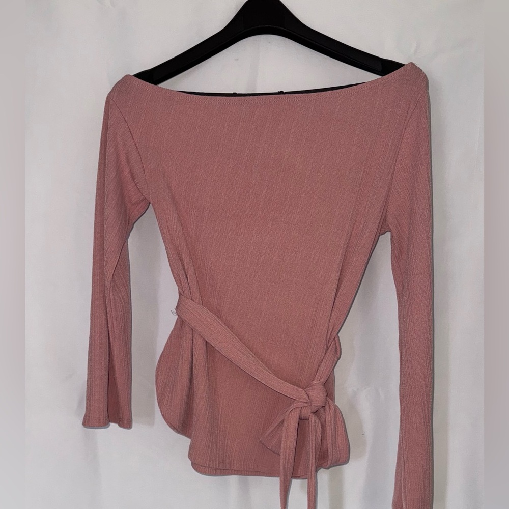 Guess Blush Pink Top. Guess women’s blouse.